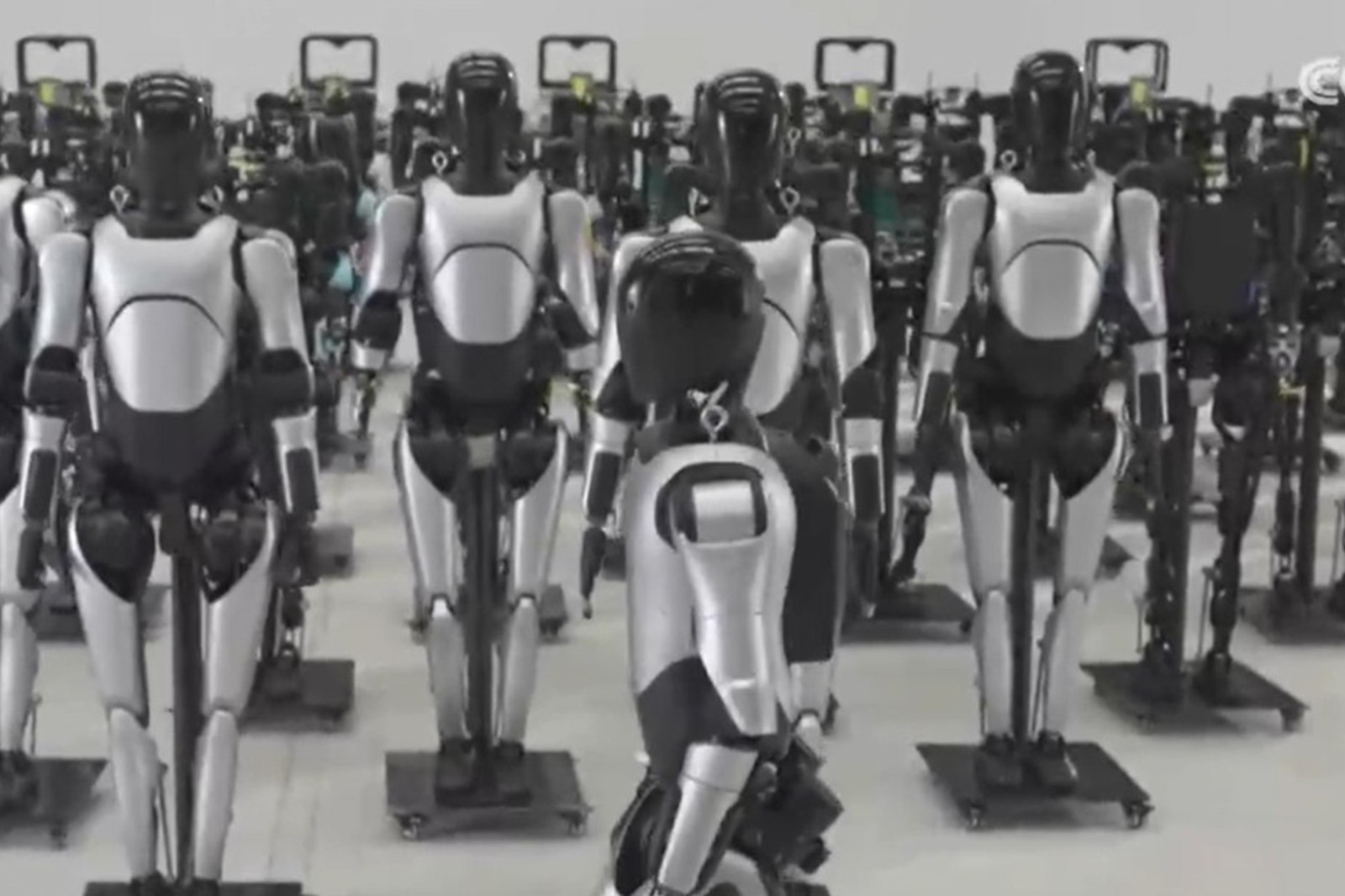 央视报道！揭秘milan.com米兰机器人量产超级工厂